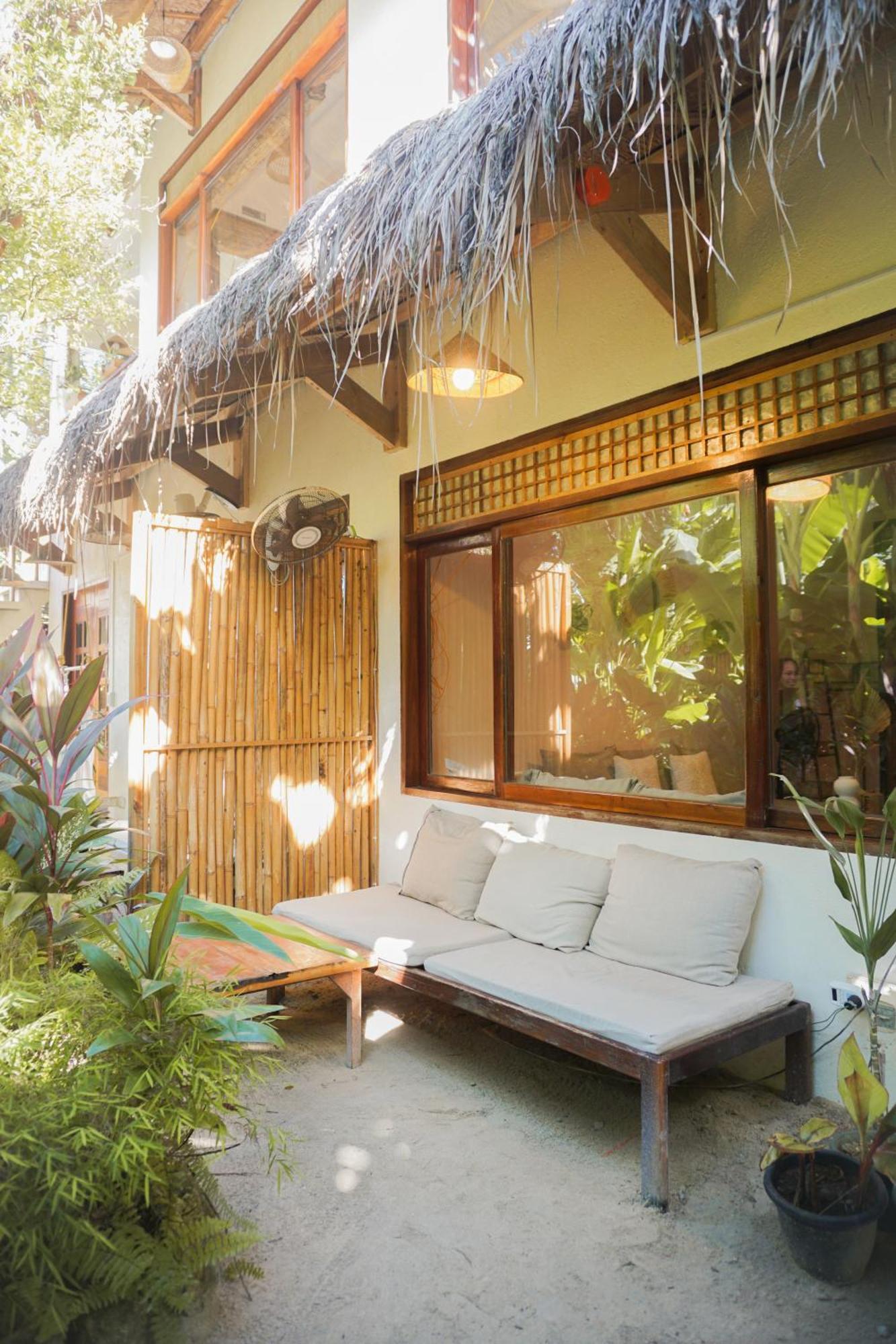 Greenhouse Siargao Roadside Boutique Apartments General Luna  Buitenkant foto