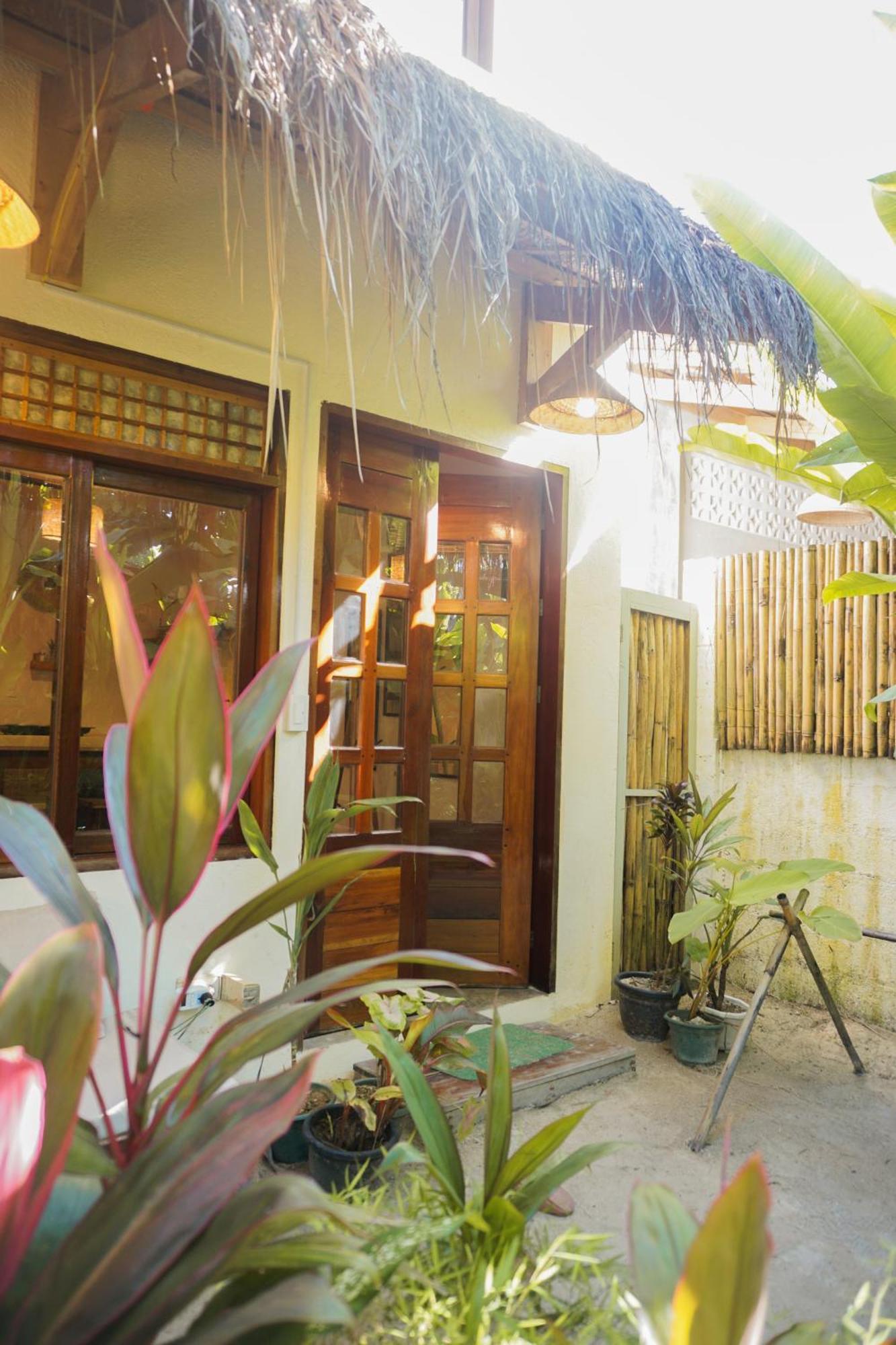Greenhouse Siargao Roadside Boutique Apartments General Luna  Buitenkant foto